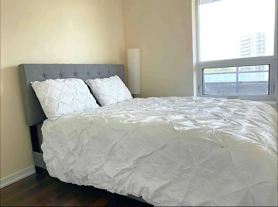 Cozy One Bedroom Unit With Balcony Toronto